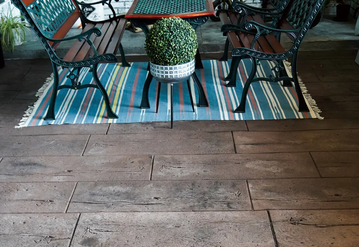 木目調に作られたオーバーレイの床