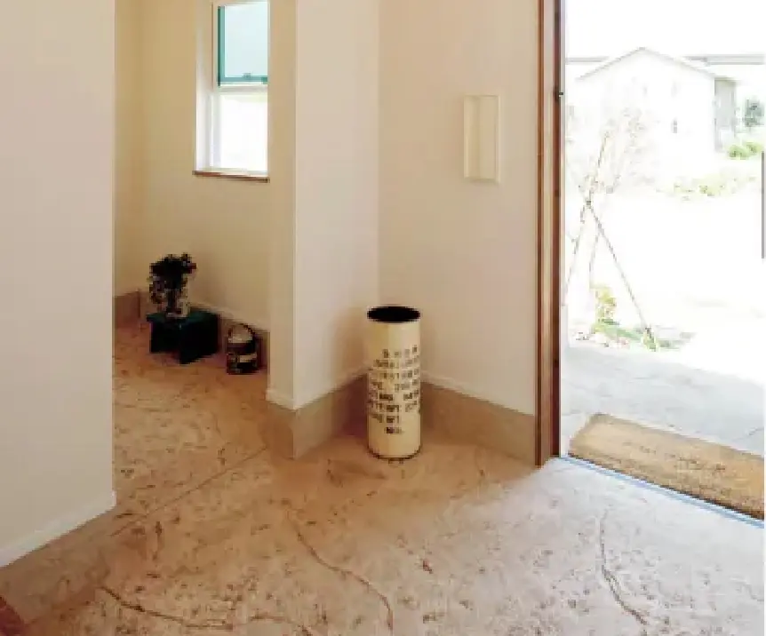 トップコートが施され完成したオーバーレイの画像