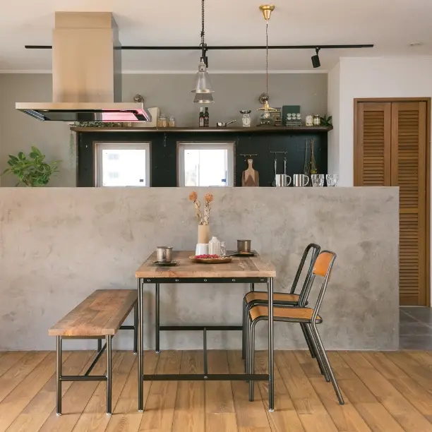 MPCが使用されたおしゃれなバーカウンターの画像