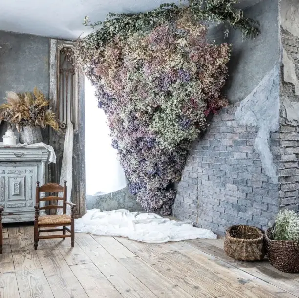 デザコンウォールによるアンティークな壁面