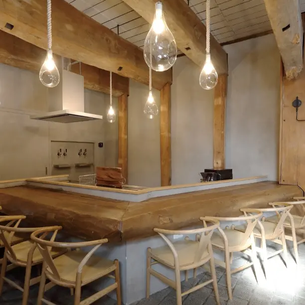 MPCが使用されたおしゃれな店舗の画像